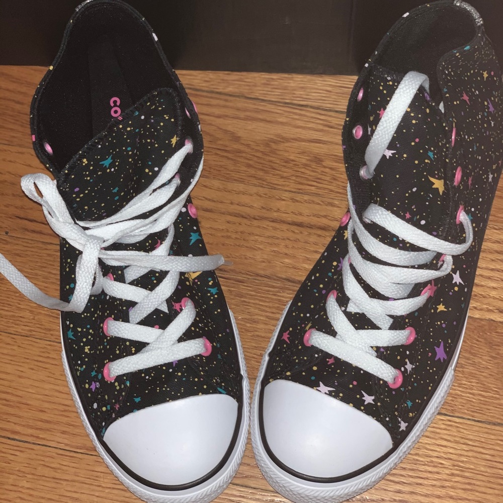 BRAND NEW CONVERSE